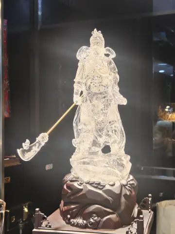 白水晶关公